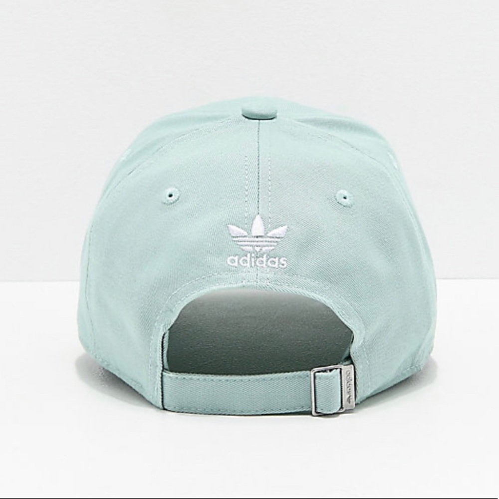 Adidas woman’s hat NWT - Picture 2 of 5